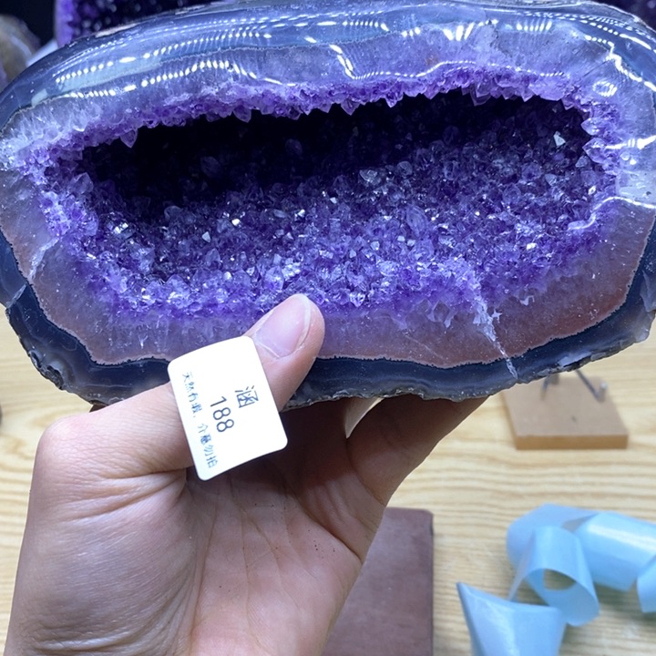 未镶嵌水晶大型摆件（非配饰）