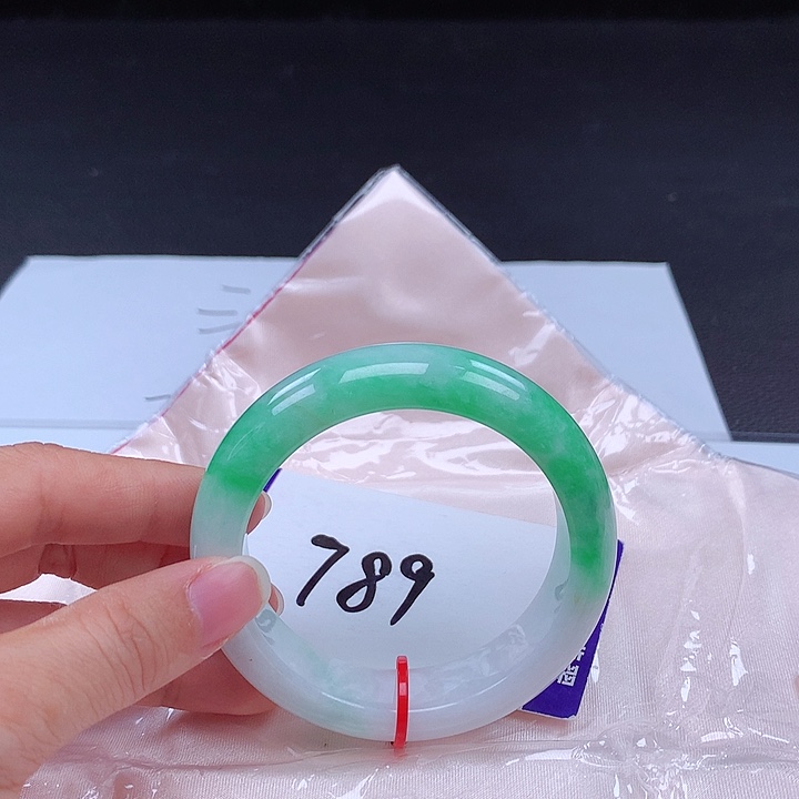 翡翠手镯未镶嵌手镯001839