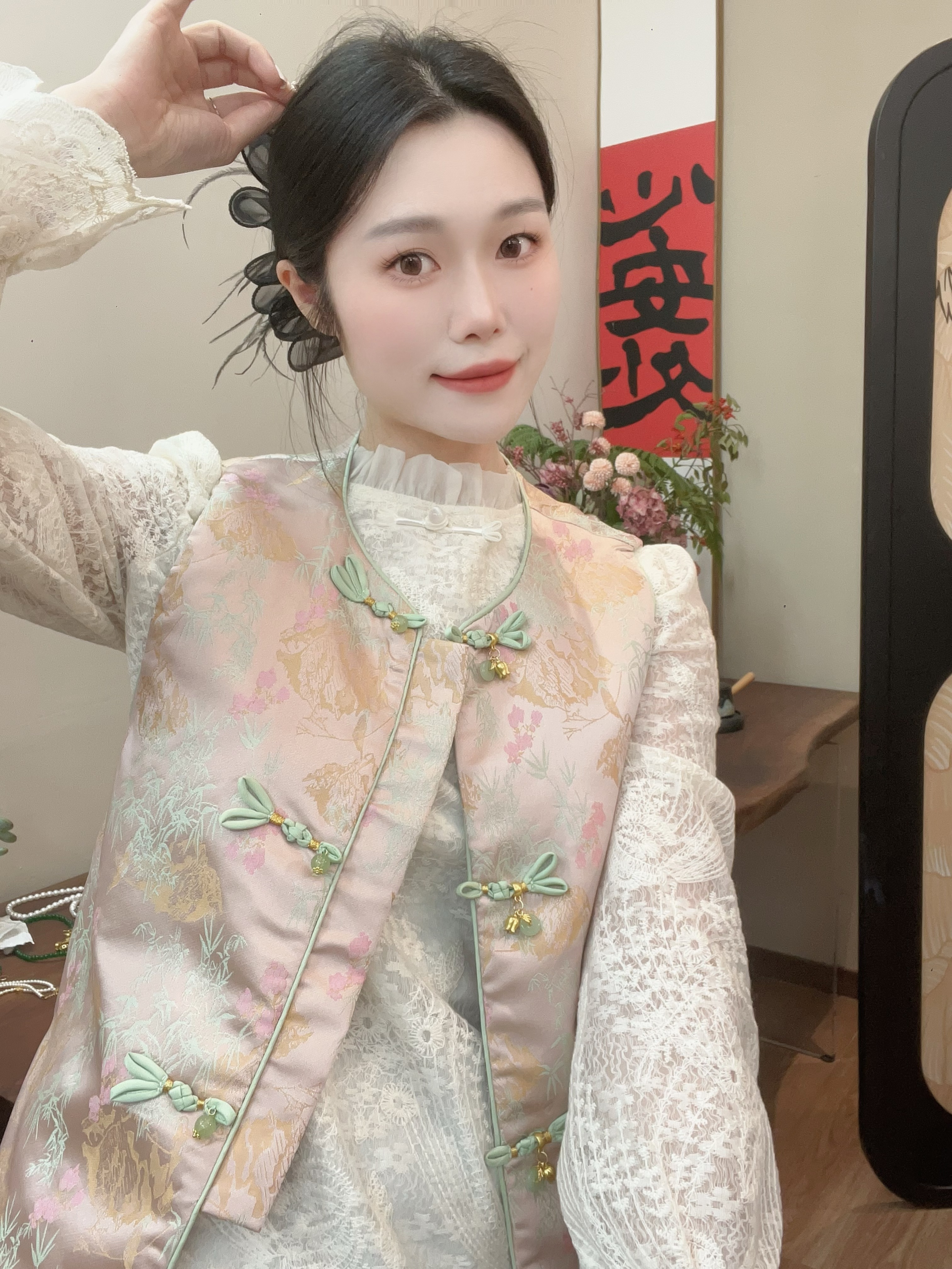 【花不尽】早春温柔风织锦新中式国风马甲女薄款上衣气质