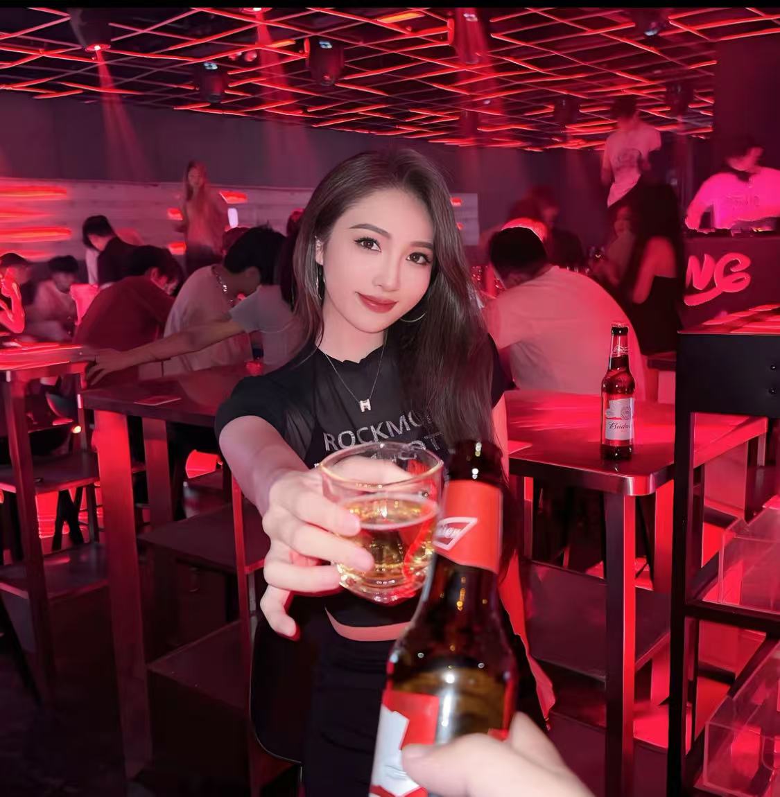 2025款DJ车载U盘经典慢摇视频酒吧美女车载音乐通用车型