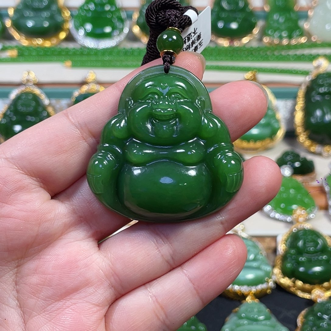 颈饰18K金镶嵌和田玉（碧玉）阳绿佛公46mm