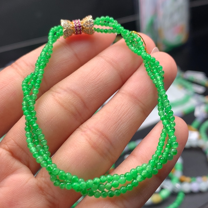 翡翠手镯未镶嵌卡