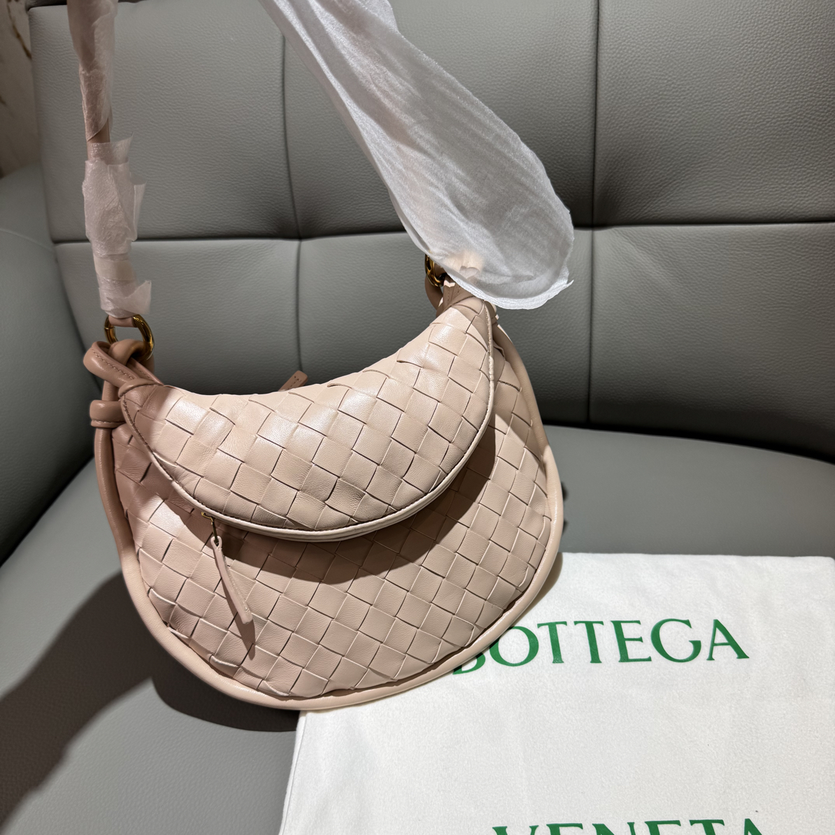 未使用 BOTTEGA VENETA/葆蝶家 葆蝶家经典编织奶粉色单肩包