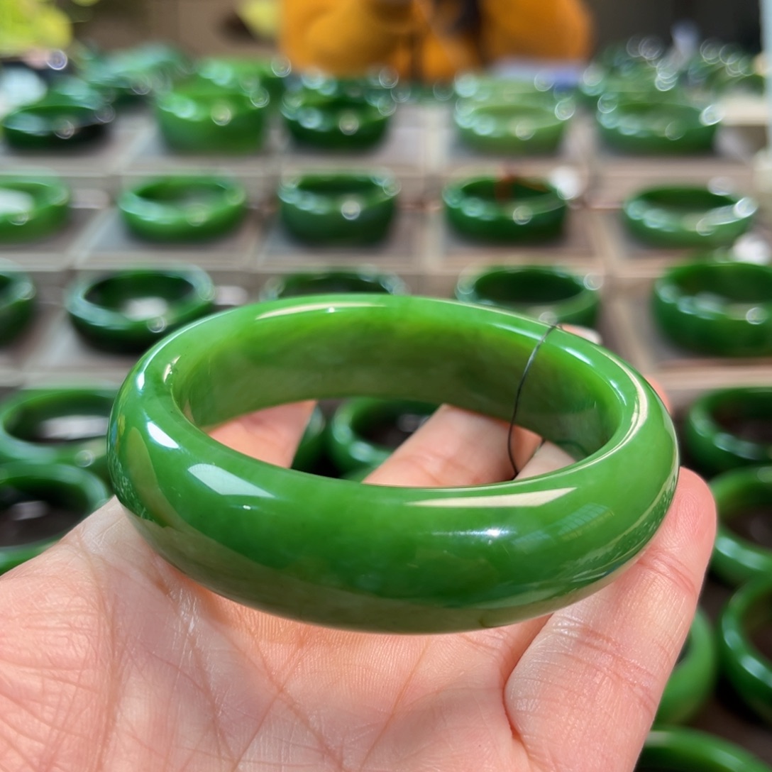 未镶嵌手镯和田玉（碧玉）