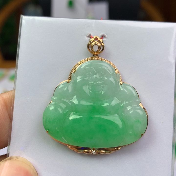 颈饰18K金镶嵌翡翠