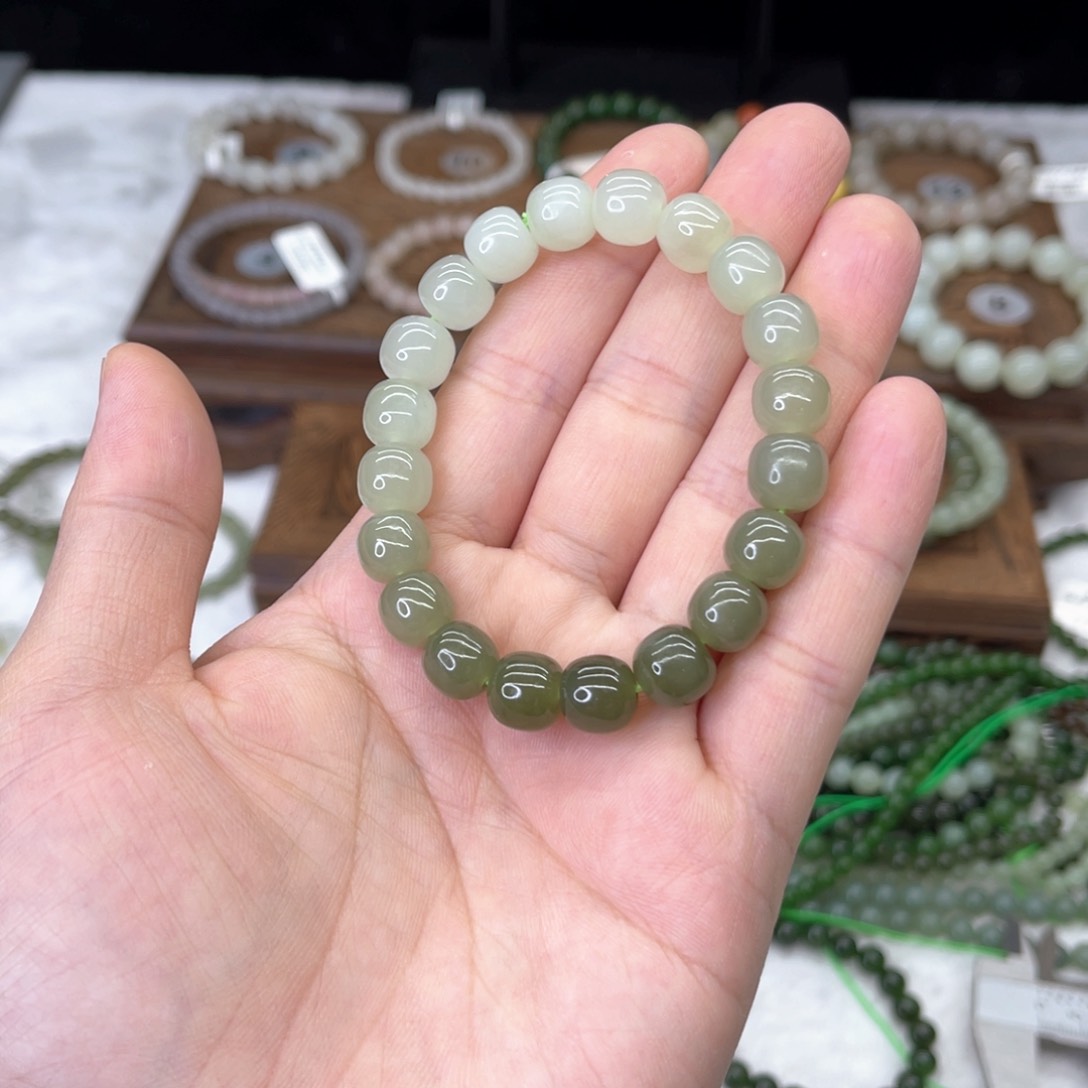 和田玉手链未镶嵌乔*渐变老型珠卡10