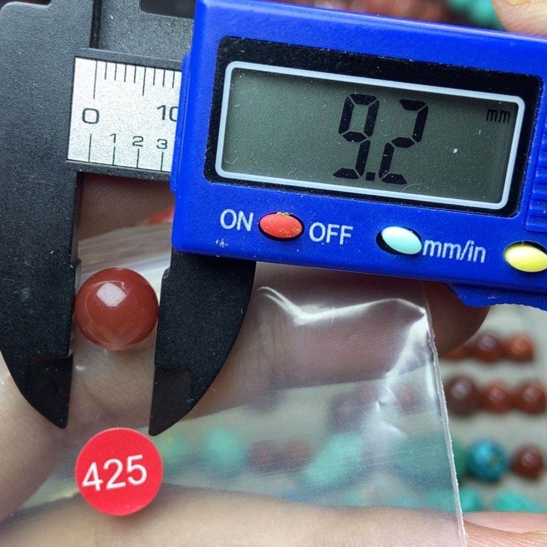 南红玛瑙未镶嵌有瑕疵