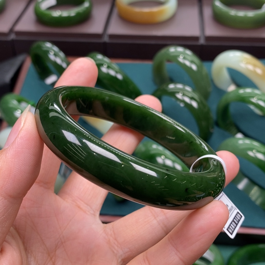 和田玉（碧玉）未镶嵌手镯6162