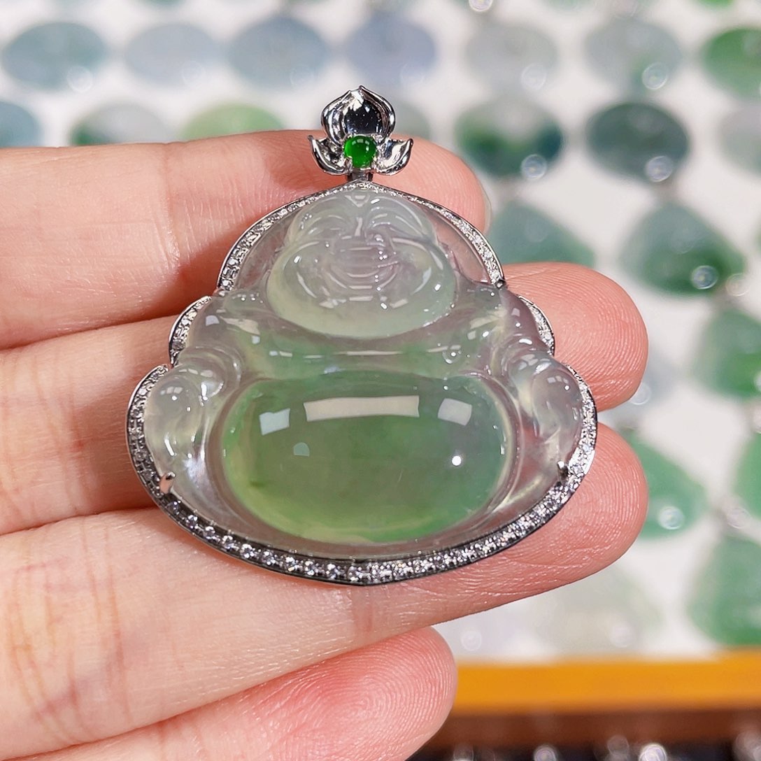 颈饰18K金镶嵌翡翠吊坠