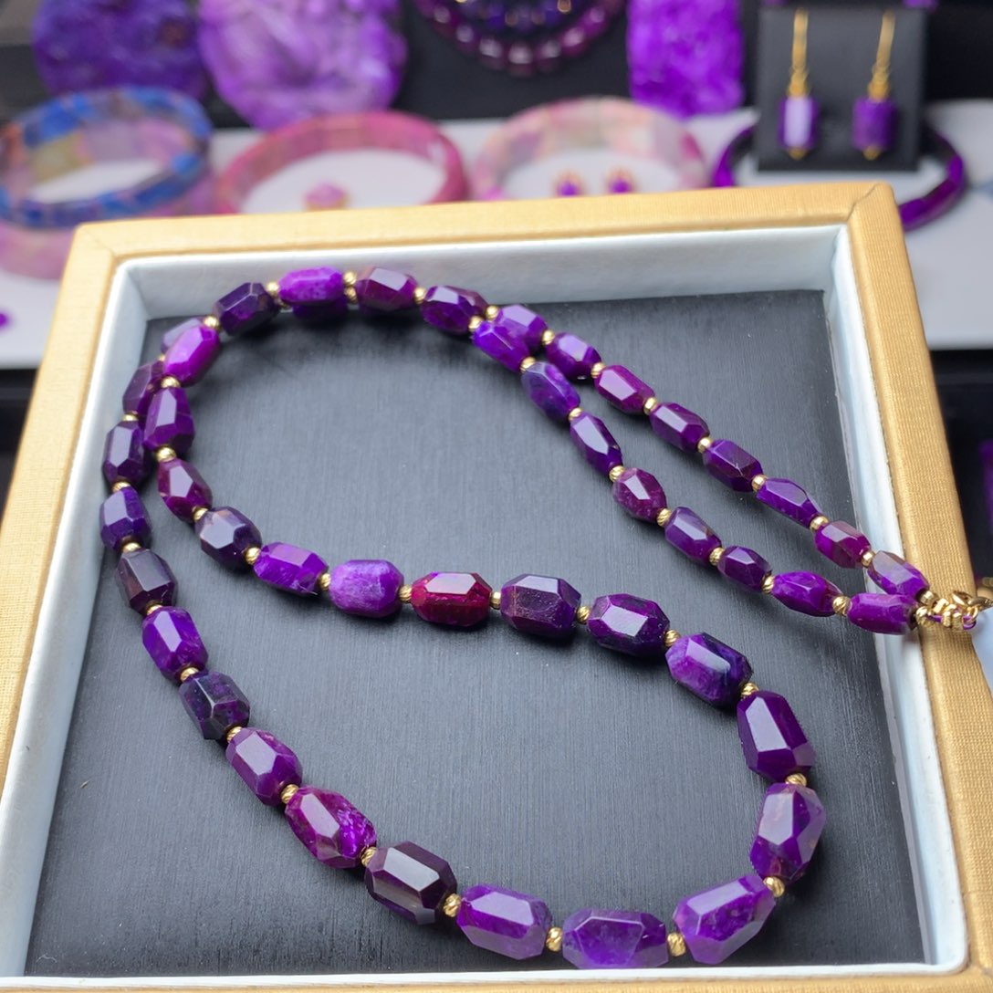 苏纪石（舒俱来）项链18K金镶嵌