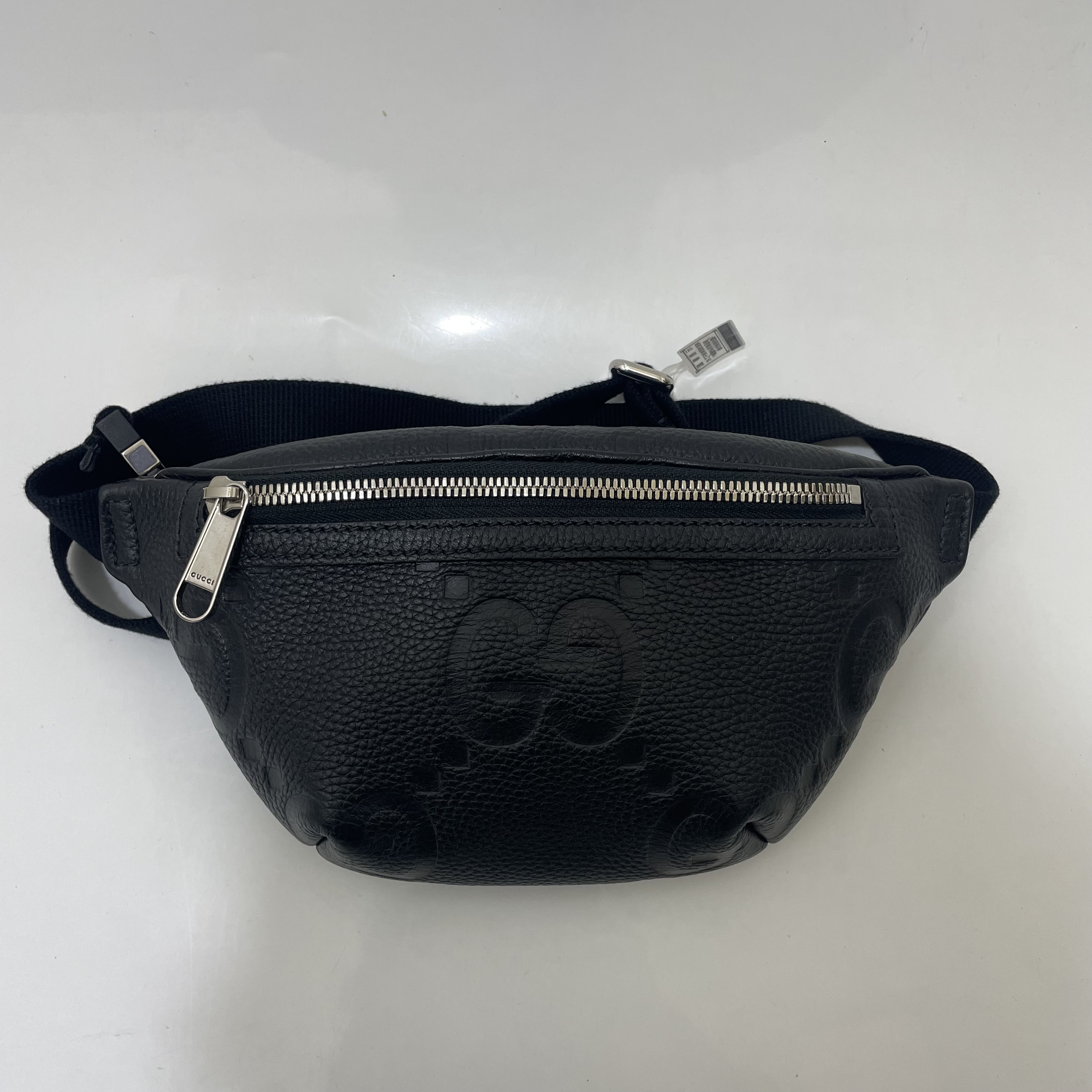 99新 GUCCI/古驰 98新全皮压纹小号胸包尺寸26/14
