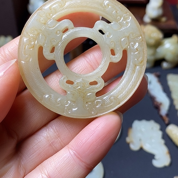 厚***咪和田玉（糖玉）未镶嵌颈饰
