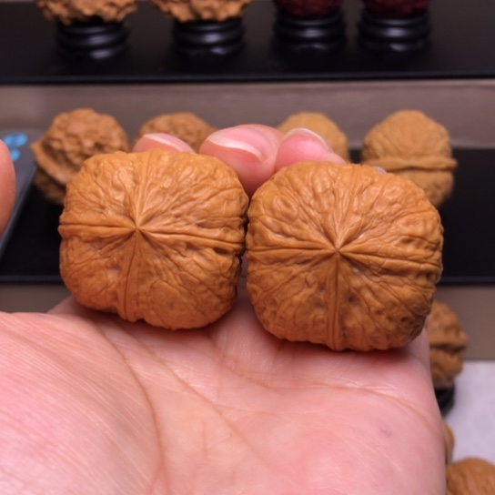 文玩核桃把件玺宝四楞36