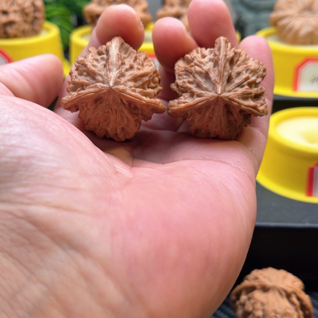 文玩核桃吊坠36三棱