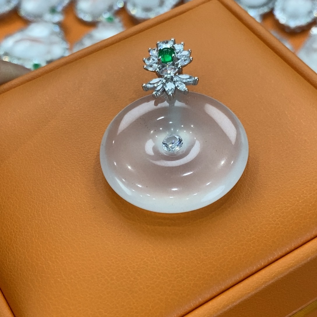 石英质玉吊坠(赠链)银S925镶嵌