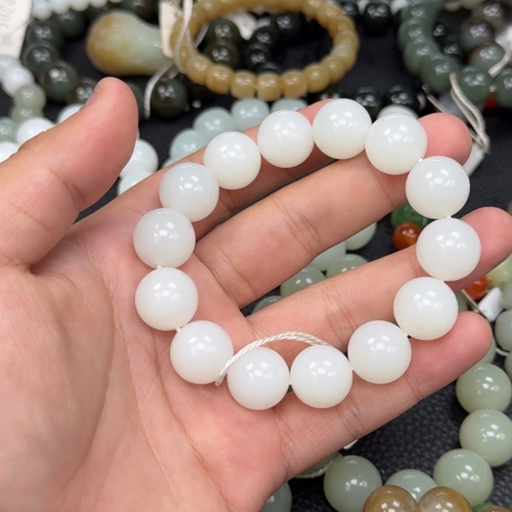 和田玉未镶嵌手串