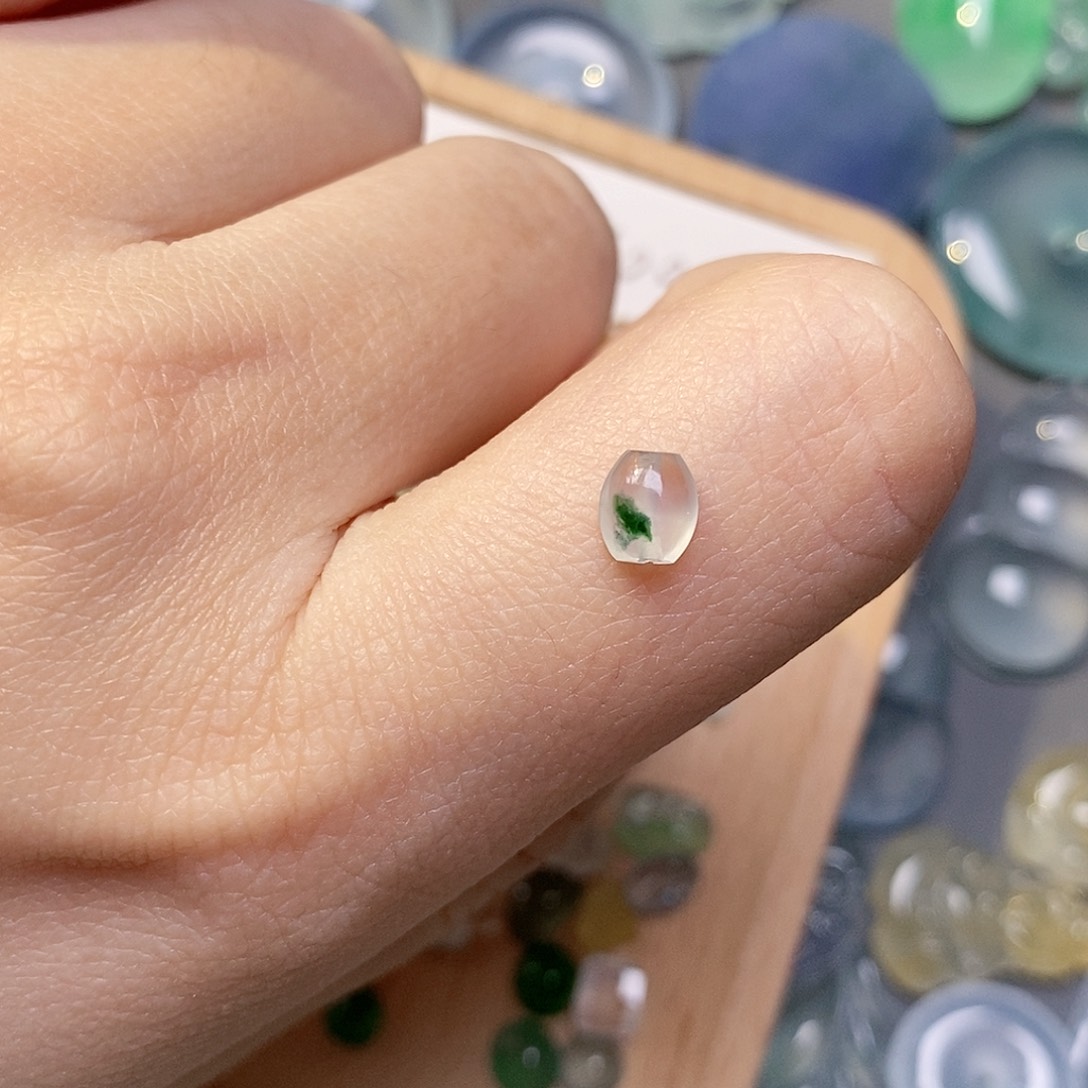 定制翡翠未镶嵌翡翠