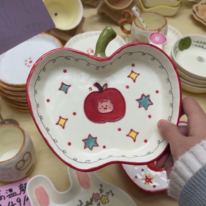 陶摆件苹果猪猪盘