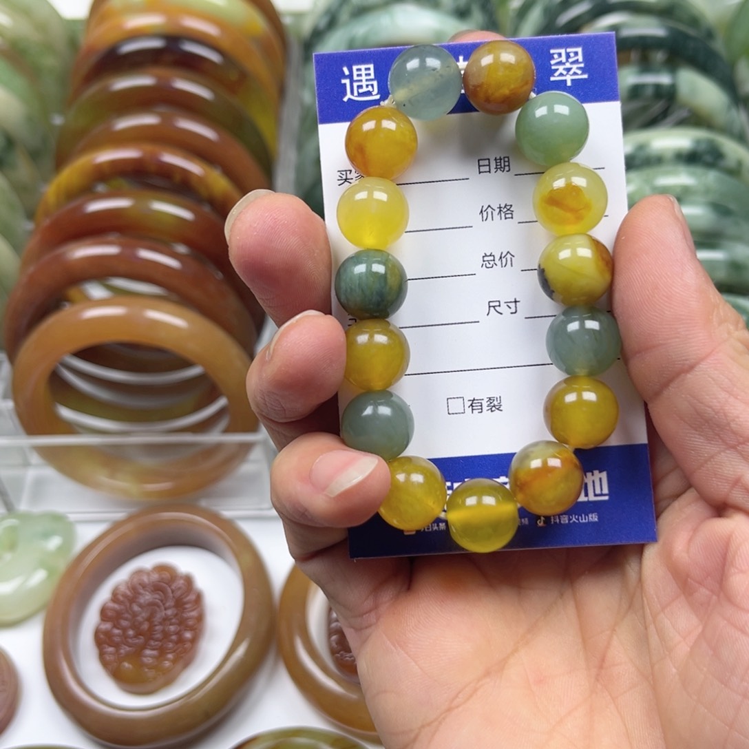 透闪石-蛇纹石玉手镯未镶嵌阳****姐