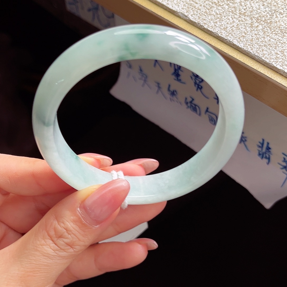 翡翠未镶嵌手镯手镯