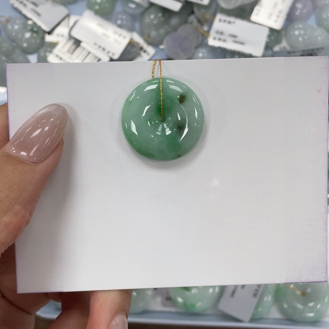 翡翠未镶嵌颈饰平安扣