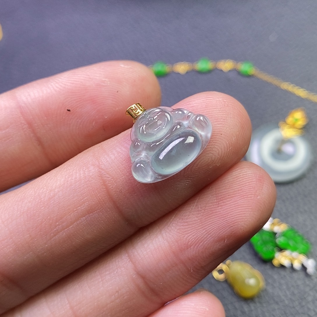 颈饰18K金镶嵌翡翠