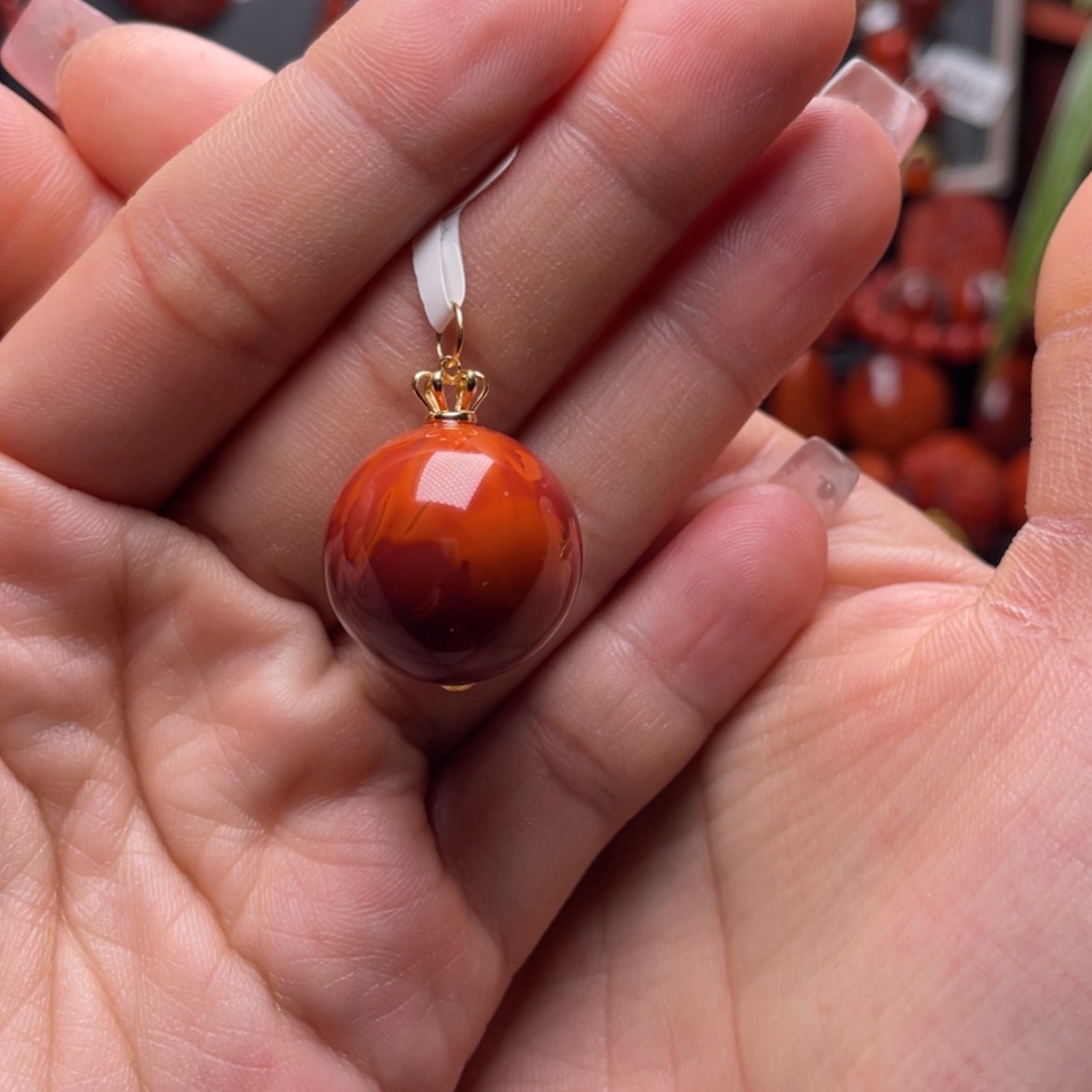 【闪购商品】南红玛瑙圆珠吊坠18K金镶嵌