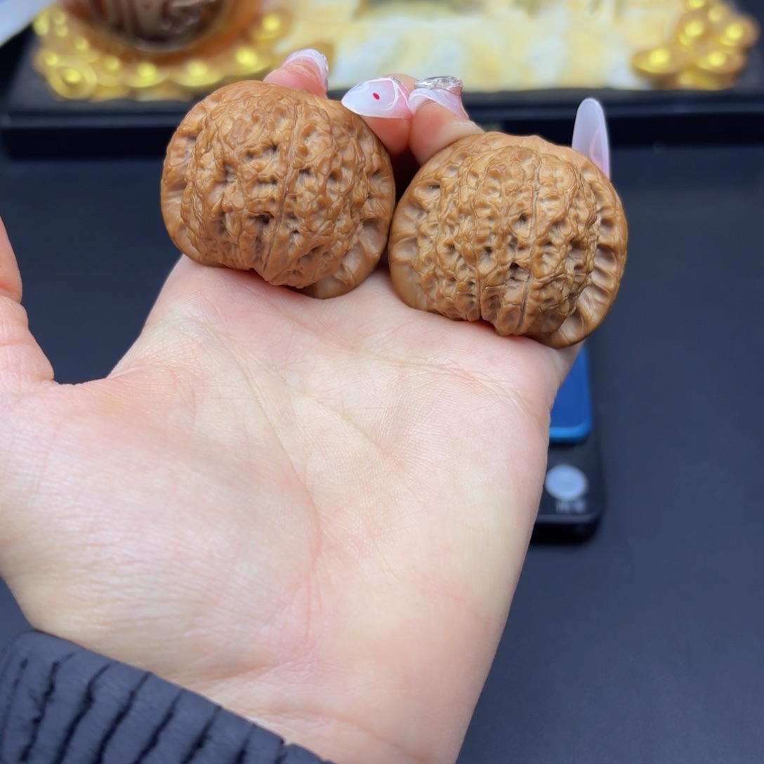 文玩核桃把件血麒麟 40