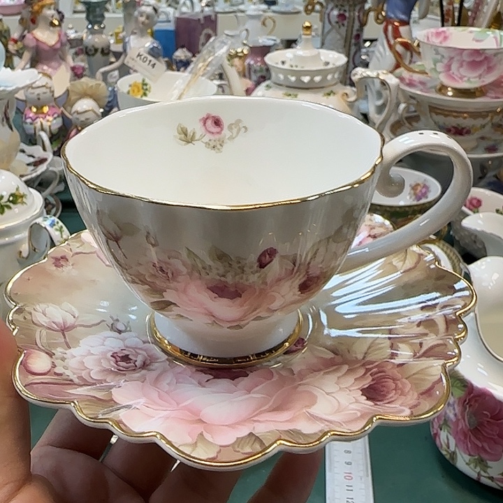 鹿与海陶瓷有限公司