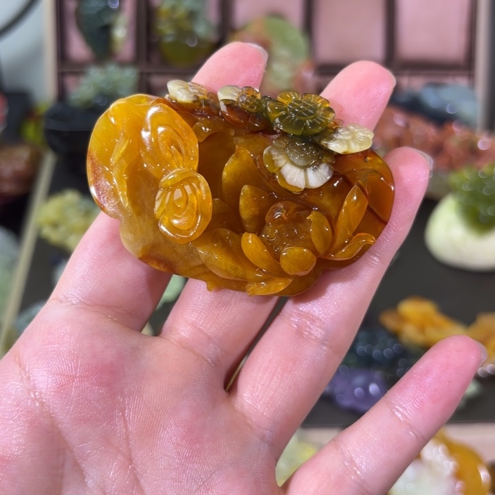蛇纹石玉未镶嵌颈饰六*奶