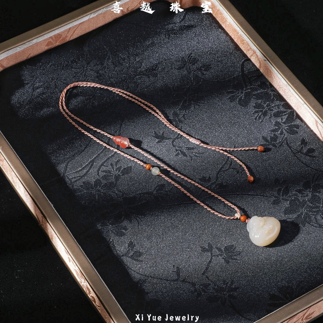 喜越珠宝 色标级一级浓藕大抱抱佛吊坠 24*22.6*11.8厚装（和田玉）