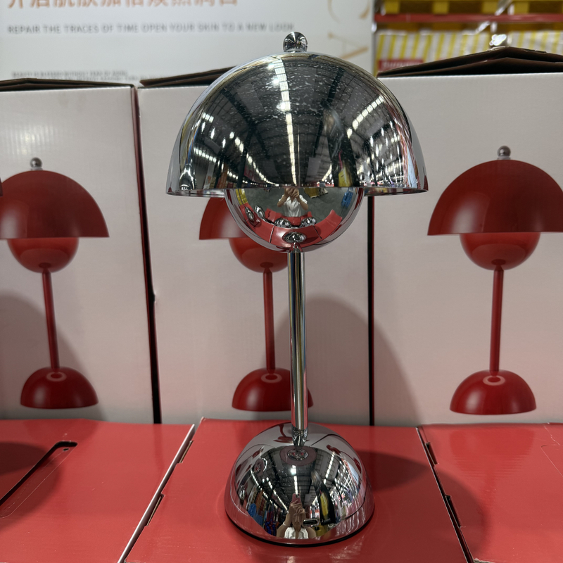 北欧设计师蘑菇台灯创意丹麦复古卧室床头高级感充电触摸花苞台灯