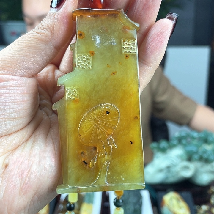 蛇纹石玉颈饰未镶嵌