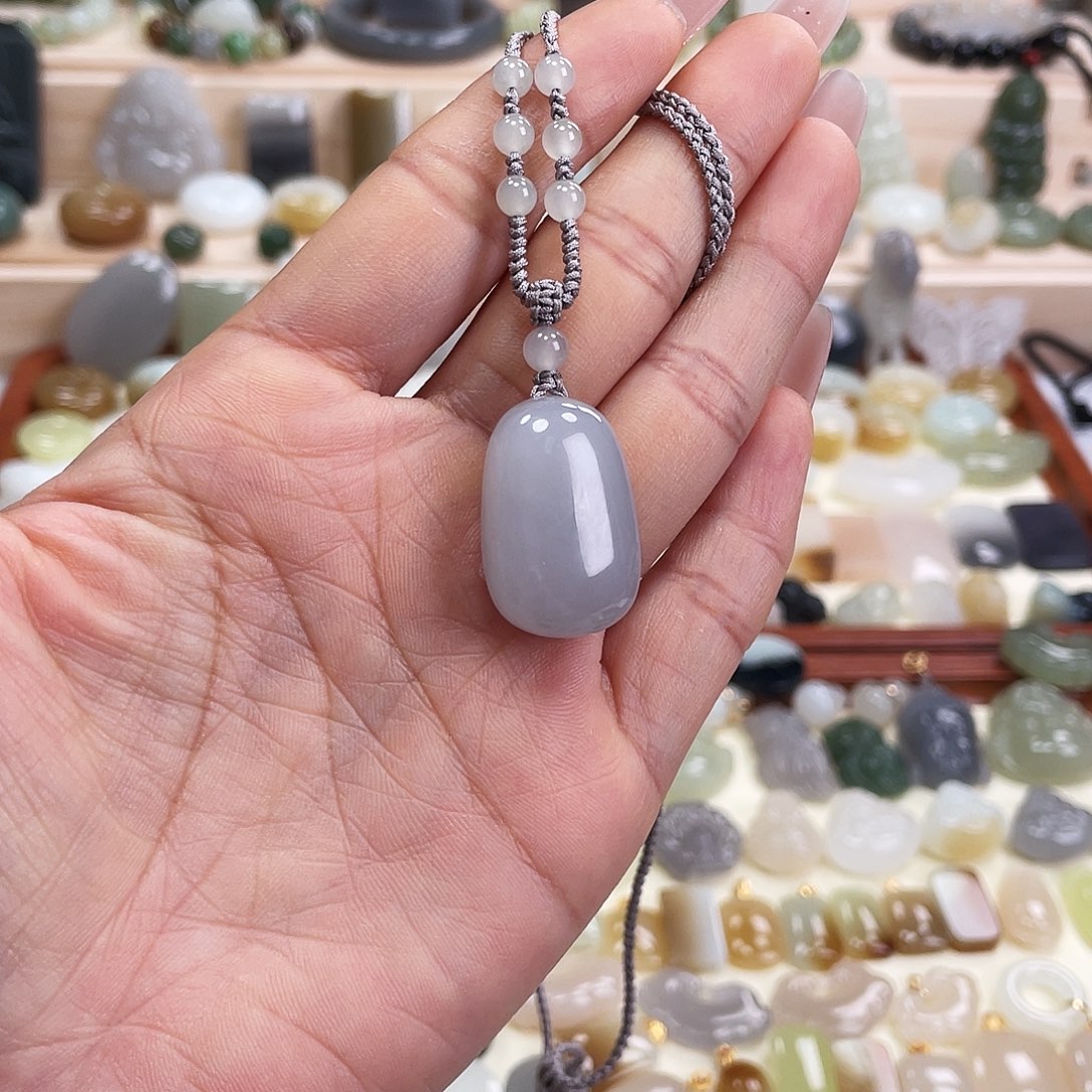 和田玉未镶嵌吊坠(赠链)