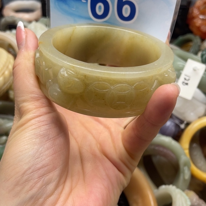 石英岩玉未镶嵌手镯