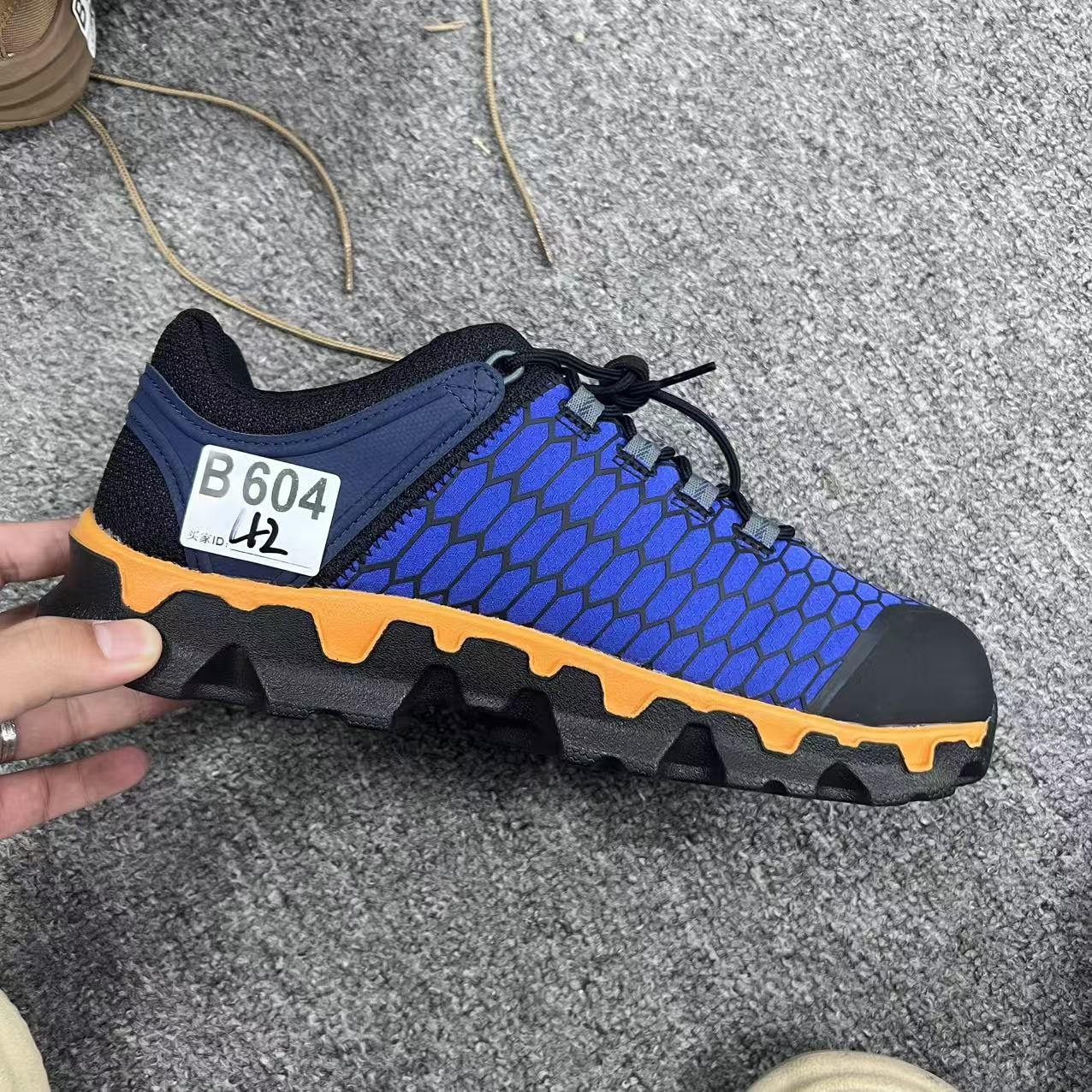 3号上新款男女高端户外休闲鞋 B604