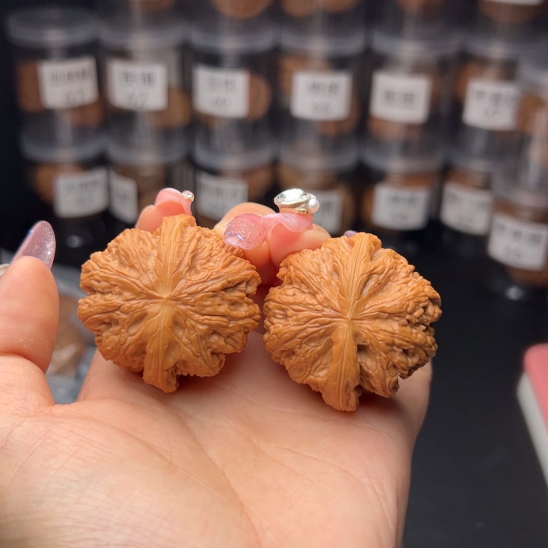 文玩核桃吊坠满****落大粗筋