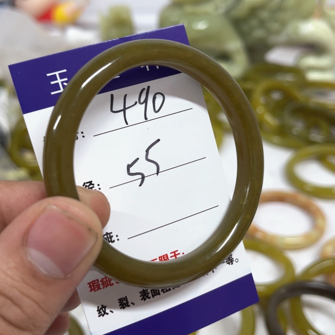 蛇纹石玉手镯未镶嵌