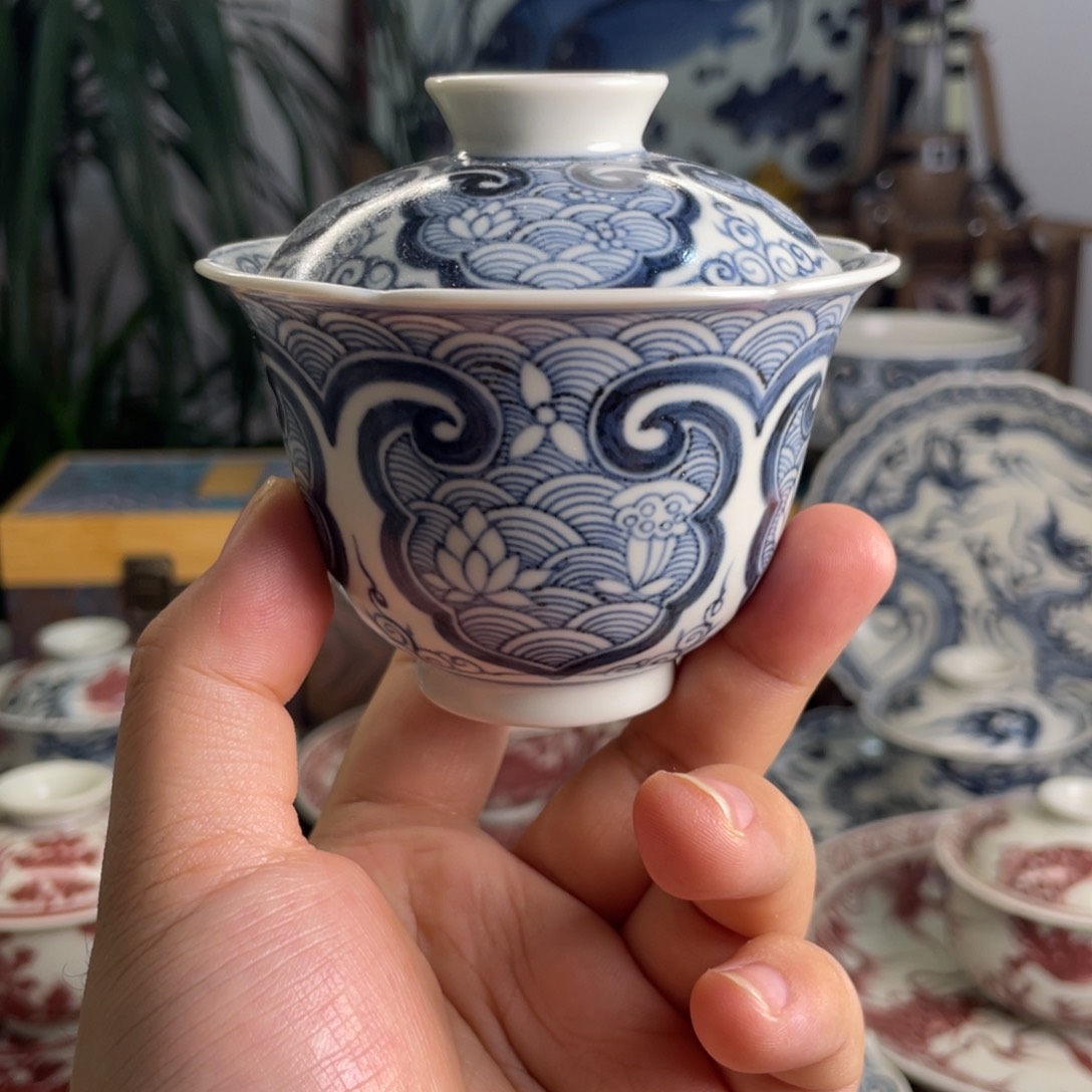 元青花海生花葵口盖碗微瑕