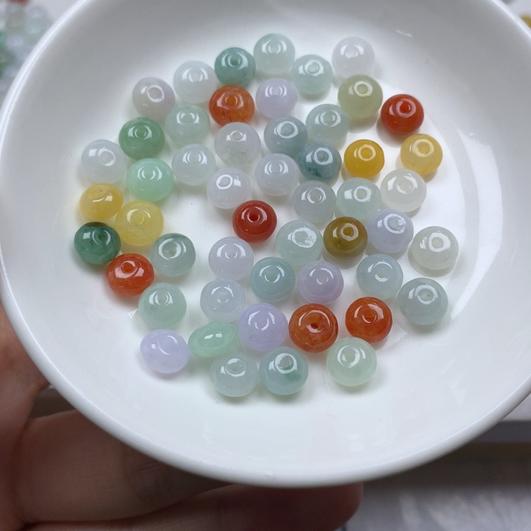 翡翠颈饰未镶嵌铿**瑰共50颗