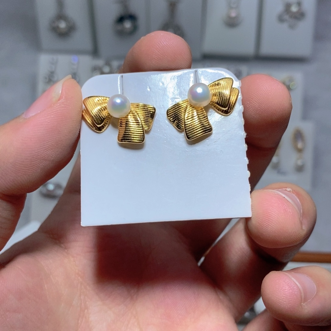 银S925镶嵌淡水珍珠耳饰