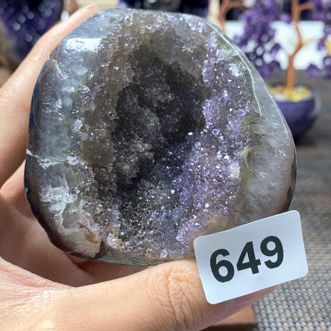 紫晶未镶嵌大型摆件（非配饰）