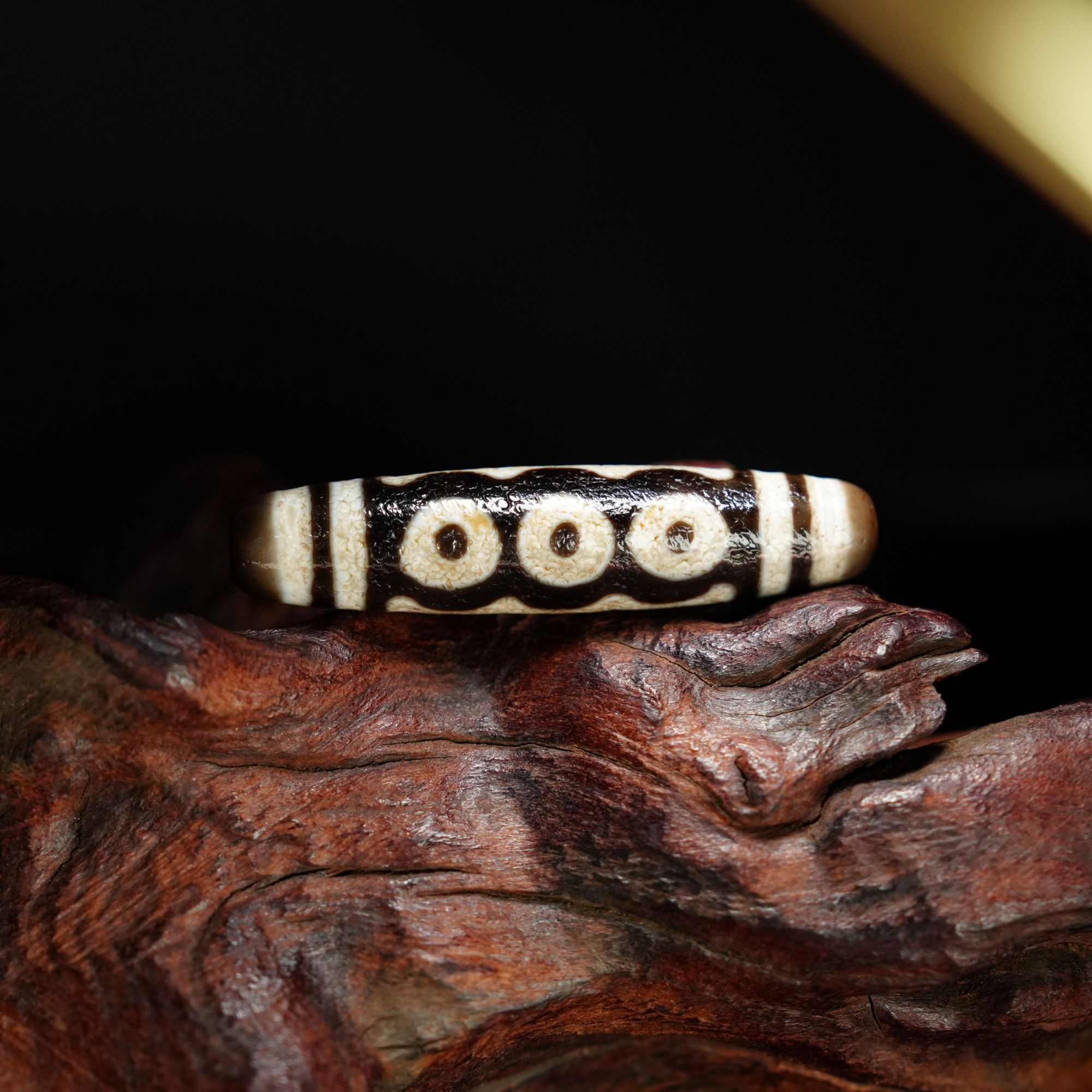 糯肉龙鳞宝盖五眼玛瑙男女可佩戴个性百搭轻奢