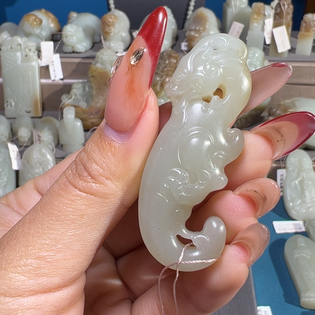 和田玉（糖玉）未镶嵌颈饰