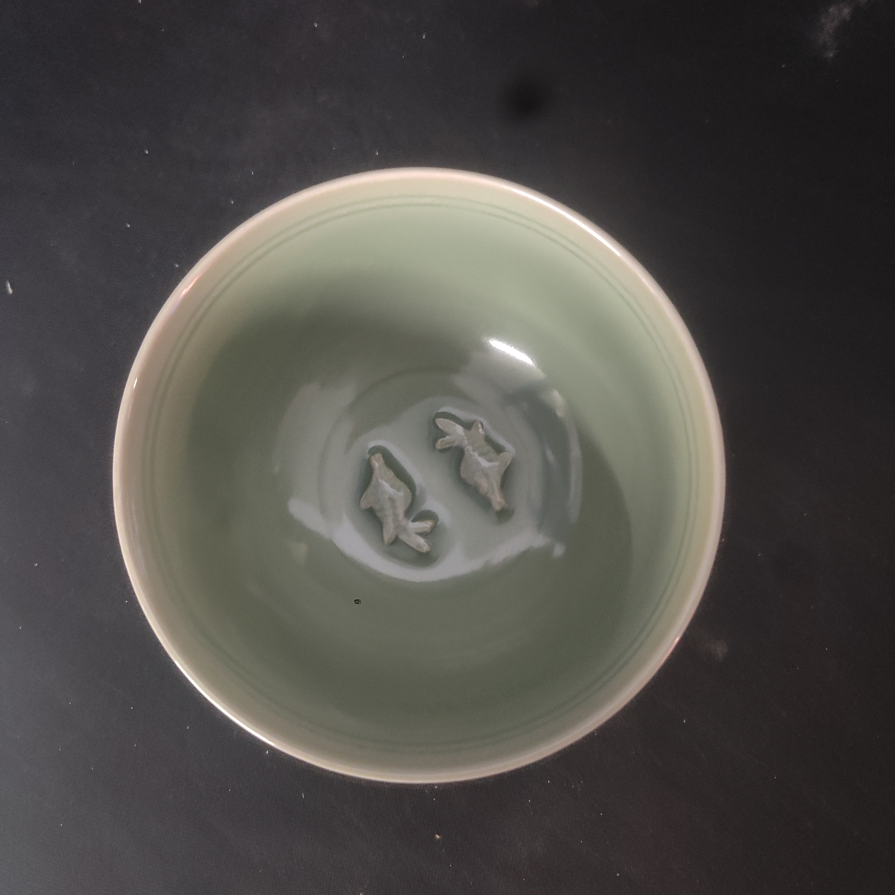 古陶瓷青瓷内雕刻双鱼陶瓷碗