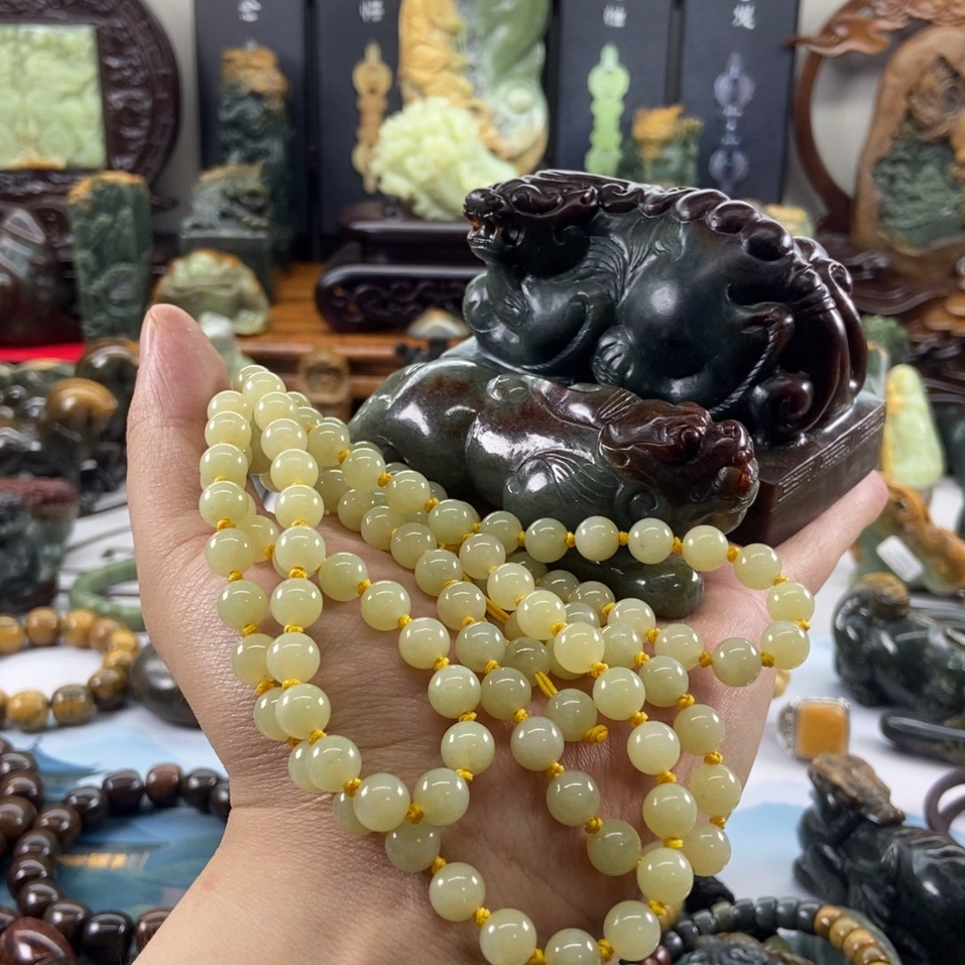 岫岩河磨玉（透闪石质玉）未镶嵌把件玉**生