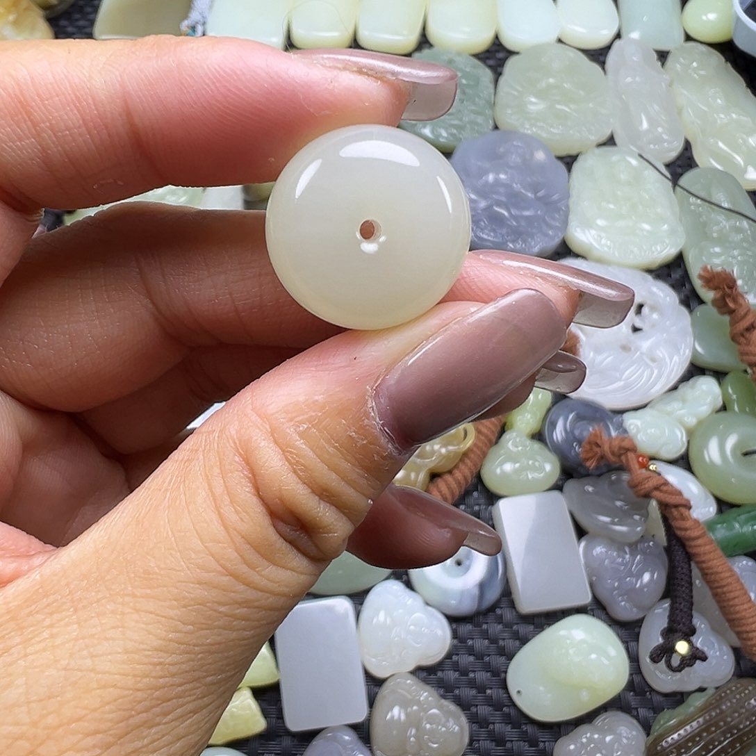 和田玉未镶嵌颈饰卡19.5