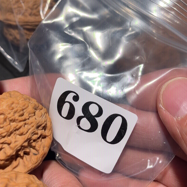 文玩核桃吊坠39三角白