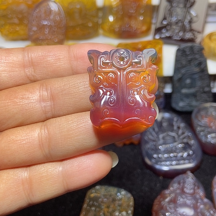 琥珀未镶嵌颈饰缅甸天然琥珀吊坠