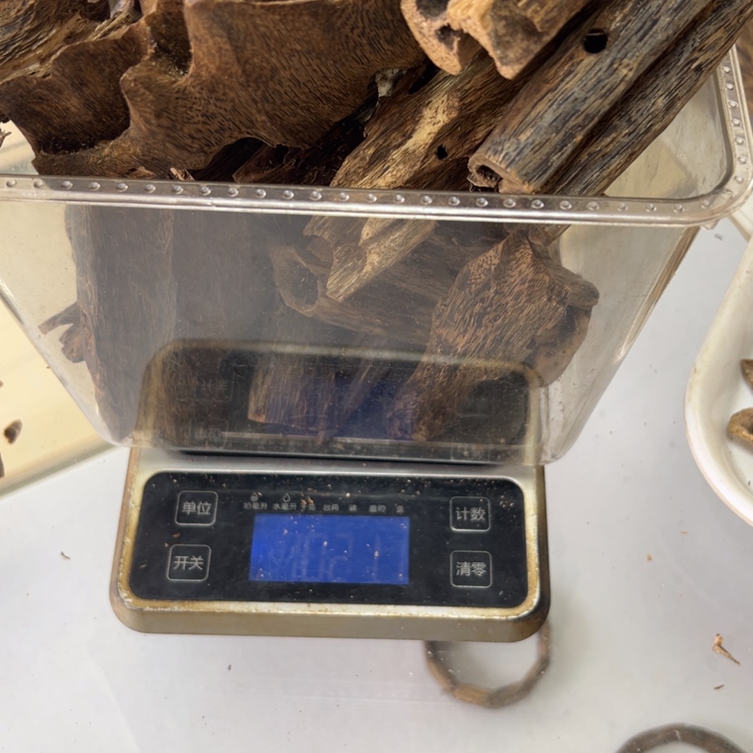 沉香沉香碎屑沉香奇楠虫漏